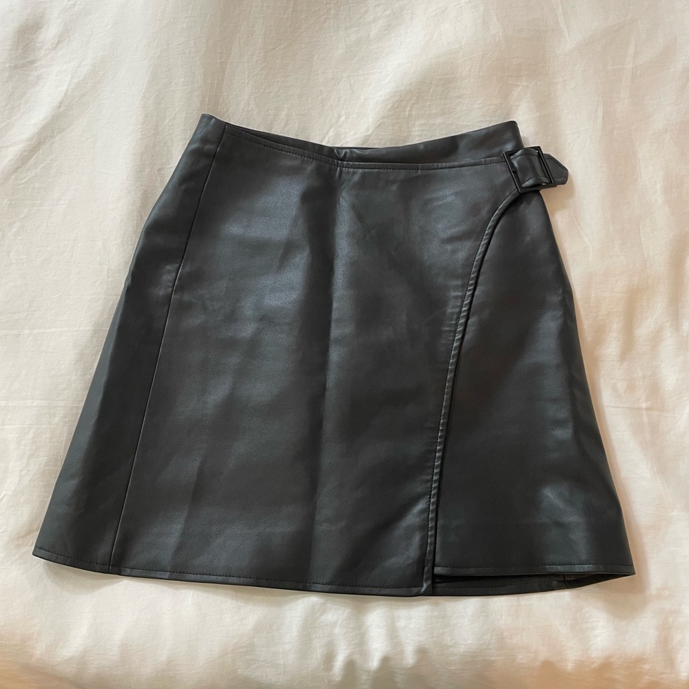 Karen Millen Skirt in Size 2